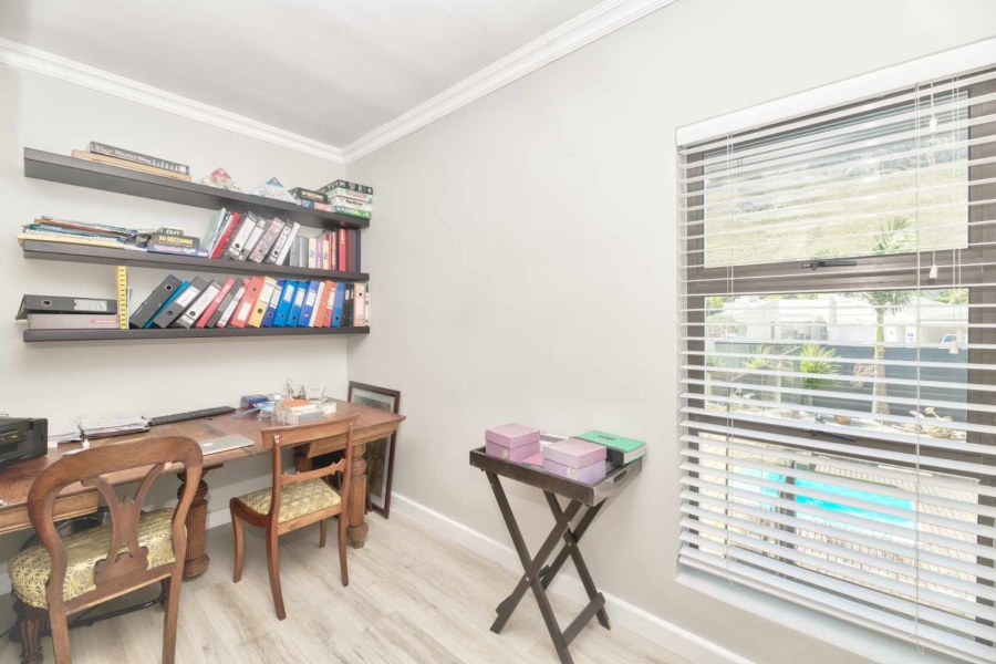 4 Bedroom Property for Sale in Hermanus Heights Western Cape